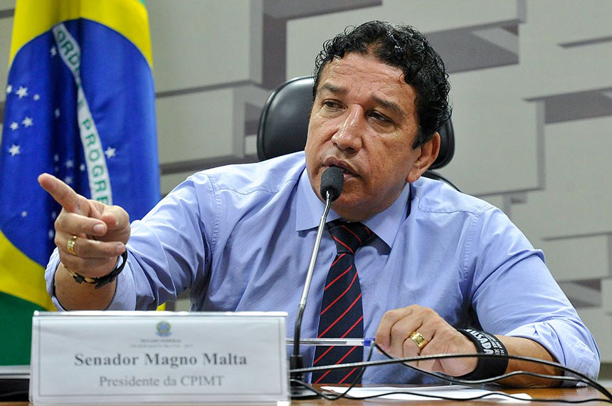 CPI dos Maus-tratos (CPIMT) realiza reunião de trabalho para apresentação de projetos de lei. À mesa, presidente da CPIMT, senador Magno Malta (PR-ES) conduz sessão. Foto: Geraldo Magela/Agência Senado