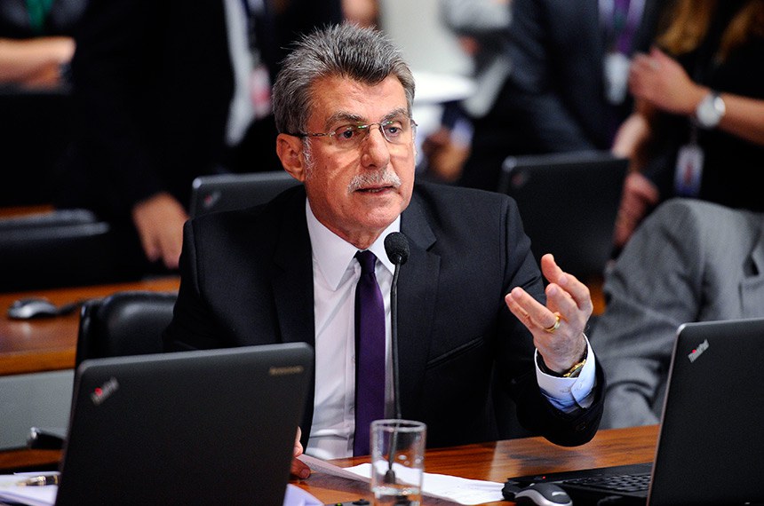 Comissão de Assuntos Econômicos (CAE) realiza reunião com 18 itens. Na pauta, o PLS 330/2013, que estabelece regras de proteção de dados pessoais. Em pronunciamento, senador Romero Jucá (MDB-RR) à bancada. Foto: Edilson Rodrigues/Agência Senado