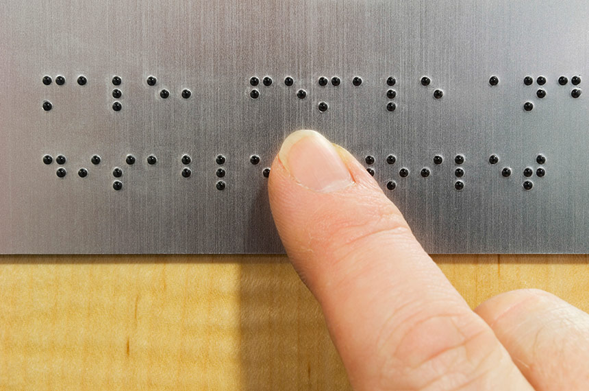 UNO ganha versão em braille e agora pessoas cegas também poderão jogar!