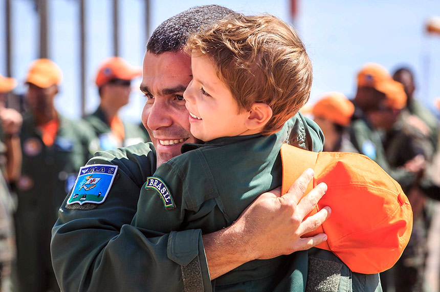 Senado quer liberar alistamento de mulheres no serviço militar