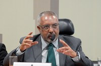 Reeleito, Paim reafirma compromisso com direitos de aposentados e trabalhadores