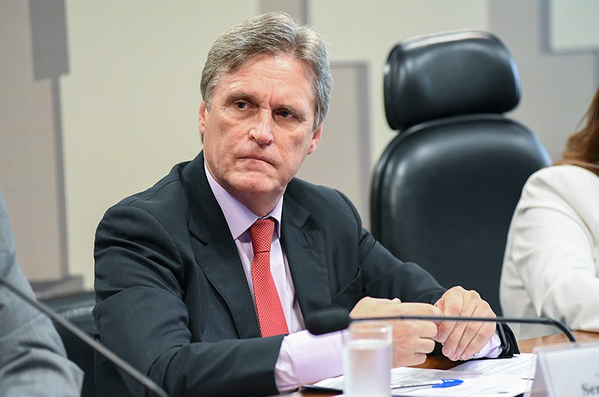 Comissão Mista da Medida Provisória (CMMPV) nº 852, de 2018 (transfere imóveis do INSS para a União) realiza audiência pública.  À mesa, relator da CMMPV 852/2018, senador Dário Berger (MDB-SC).  Foto: Jefferson Rudy/Agência Senado