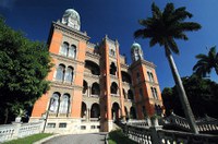 Apoio para produção de vacinas e medicamentos na Fiocruz vira lei