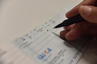 Bolsonaro veta integralmente regulamentação sobre pagamento com cheques 