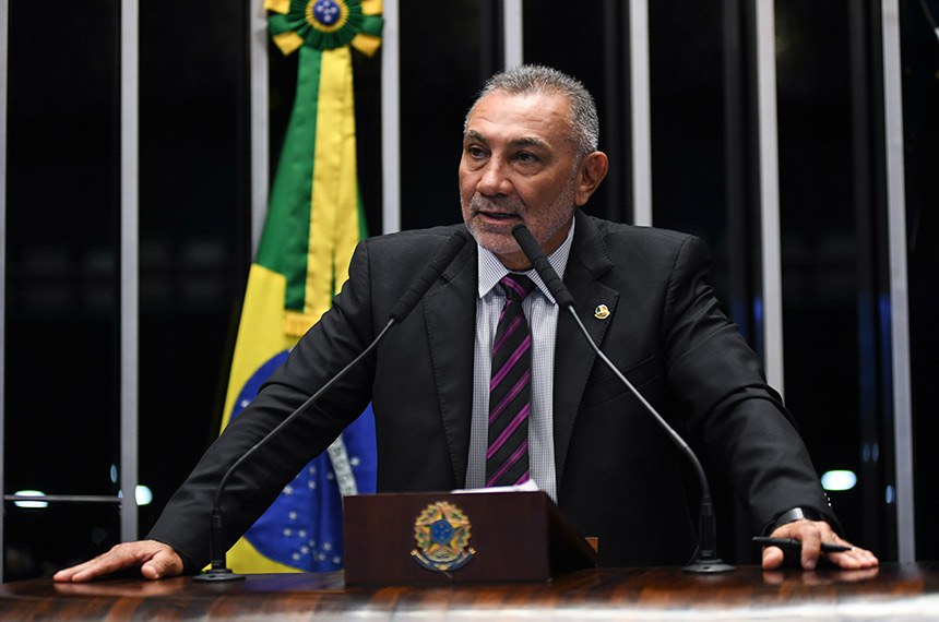 Plenário do Senado Federal durante sessão não deliberativa. Em discurso, à tribuna, senador Telmário Mota (Pros-RR). Foto: Jefferson Rudy/Agência Senado