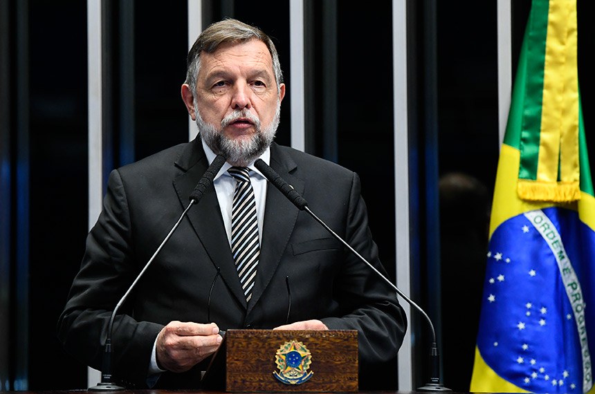 Plenário do Senado Federal durante sessão deliberativa extraordinária. Em discurso, à tribuna, senador Flávio Arns (Rede-PR). Foto: Roque de Sá/Agência Senado