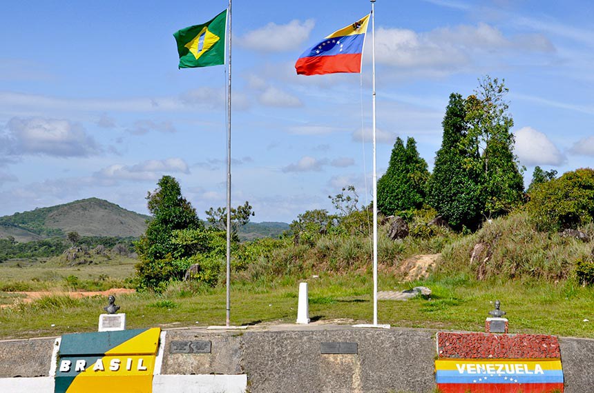 Fronteira Brasil/Venezuela. Cidades de Pacaraima e  Santa Elena de UairÃ©n