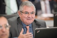 Contra candidaturas laranjas, projeto acaba com cota para mulher nas eleições