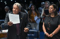 Embaixadora da Venezuela visita Plenário do Senado 