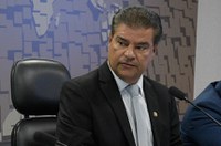Presidente da CRE fará parte de comitiva de Bolsonaro aos Estados Unidos