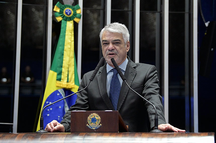 PlenÃ¡rio do Senado Federal durante sessÃ£o nÃ£o deliberativa.   Em discurso, Ã  tribuna, senador Humberto Costa (PT-PE).  Foto: Roque de SÃ¡/AgÃªncia Senado