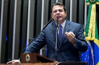 Cabe à justiça comum julgar crimes de corrupção, diz Reguffe