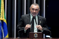 Telmário Mota diz que tabela do SUS é discrepante e desatualizada