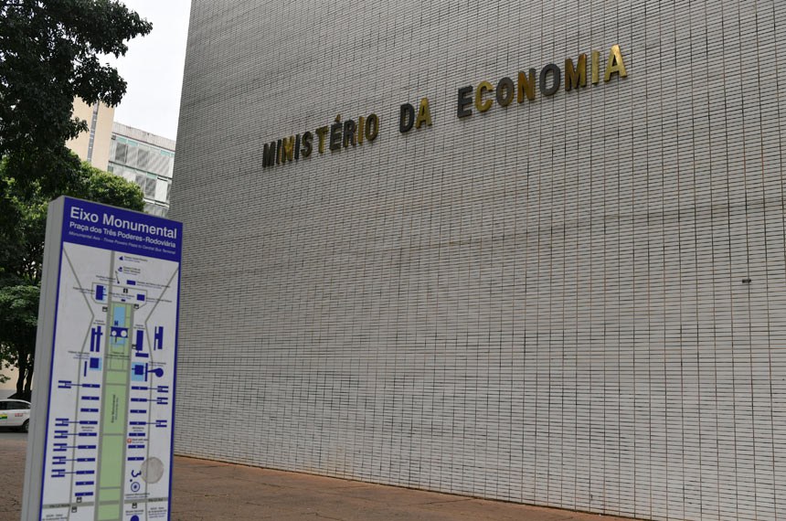 Ministério da Economia anuncia bloqueio de R$ 29,8 bilhões nas ...