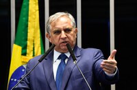 Izalci destaca necessidade de maior debate sobre reforma da Previdência