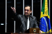 Luta da mulher é de toda a sociedade brasileira, defende Kajuru