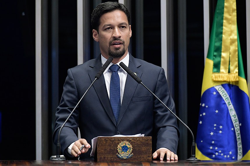 Rodrigo Cunha pede ajuda a vítimas de afundamento do solo em Maceió — Senado  Notícias