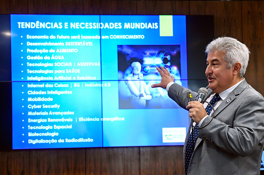 Recurso para ciência e tecnologia não é despesa, é investimento, defende ministro na CCT