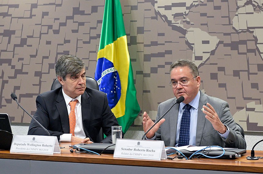 O relator, senador Roberto Rocha (PSDB-MA), defende a abertura integral do setor aéreo ao capital internacional