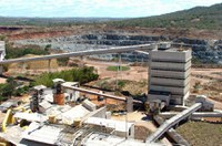 Presidente do Senado acompanha comissão em visita a Minaçu, em Goiás