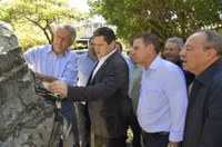 Em Minaçu, Davi conhece realidade dos trabalhadores de mineradora de amianto