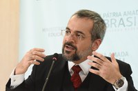 Ministro da Educação fala a senadores sobre diretrizes da pasta 