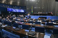 Proibição de canudos e sacolas plásticas está na pauta do Plenário