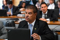 Venda de narguilé e acessórios para fumo a menores deve ser proibida, decide CDH