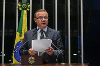 Wellington Fagundes homenageia mãe de ex-deputado autor da emenda das Diretas Já