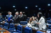 Plenário aprova revisão de taxas de cartórios do DF