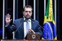 Plínio Valério sugere que governo foque também no desemprego