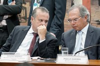 Comissão Mista de Orçamento adia audiência com Paulo Guedes para terça