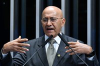 Para Confúcio Moura, educação básica deve ser responsabilidade da União