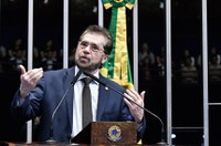 Paulo Guedes deveria deixar de perseguir Zona Franca de Manaus, diz Plínio