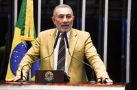 Telmário critica pedido de adesão feito pelo Brasil para participar da OCDE