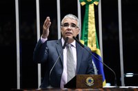 Girão lamenta que Justiça autorize STF a seguir com licitação de itens refinados