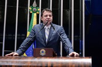 Diferença de opiniões é importante para construir um país melhor, diz Reguffe