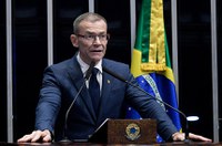 Fabiano Contarato classifica como retrocesso ações do governo federal