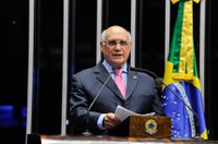 Lasier defende importância da democracia