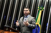 É preciso se espelhar em modelos educacionais de sucesso, diz Marcos Rogério