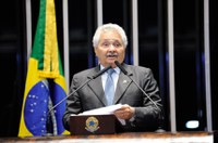 Regiões Norte e Nordeste não têm água de qualidade, diz Elmano Férrer 