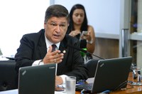 CE autoriza professores da rede pública a usarem transporte escolar de estados e municípios 