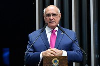 Momento do país exige grandeza, diz Lasier Martins