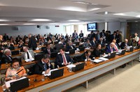 Proibição de cobrança de taxa por religação de água e energia passa na CAE