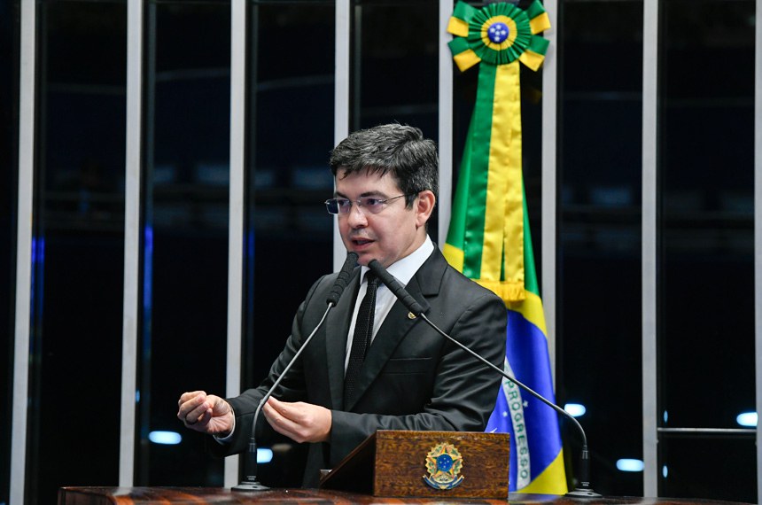 Plenário do Senado Federal durante sessão deliberativa ordinária. Ordem do dia.   À tribuna, em discurso, senador Randolfe Rodrigues (Rede-AP).  Foto: Marcos Oliveira/Agência Senado