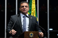 Beligerância entre Congresso e Executivo põe agenda nacional em risco, diz Bittar