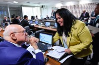 Doador de sangue poderá ficar isento de taxa em concursos federais, decide CCJ