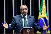 Paim propõe realização de debate no Plenário sobre a democracia no país