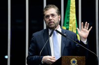  Plínio defende senadores que cobraram que Bolsonaro ‘desse nome aos bois’