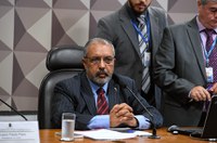 CDH debate política de reajuste do salário mínimo